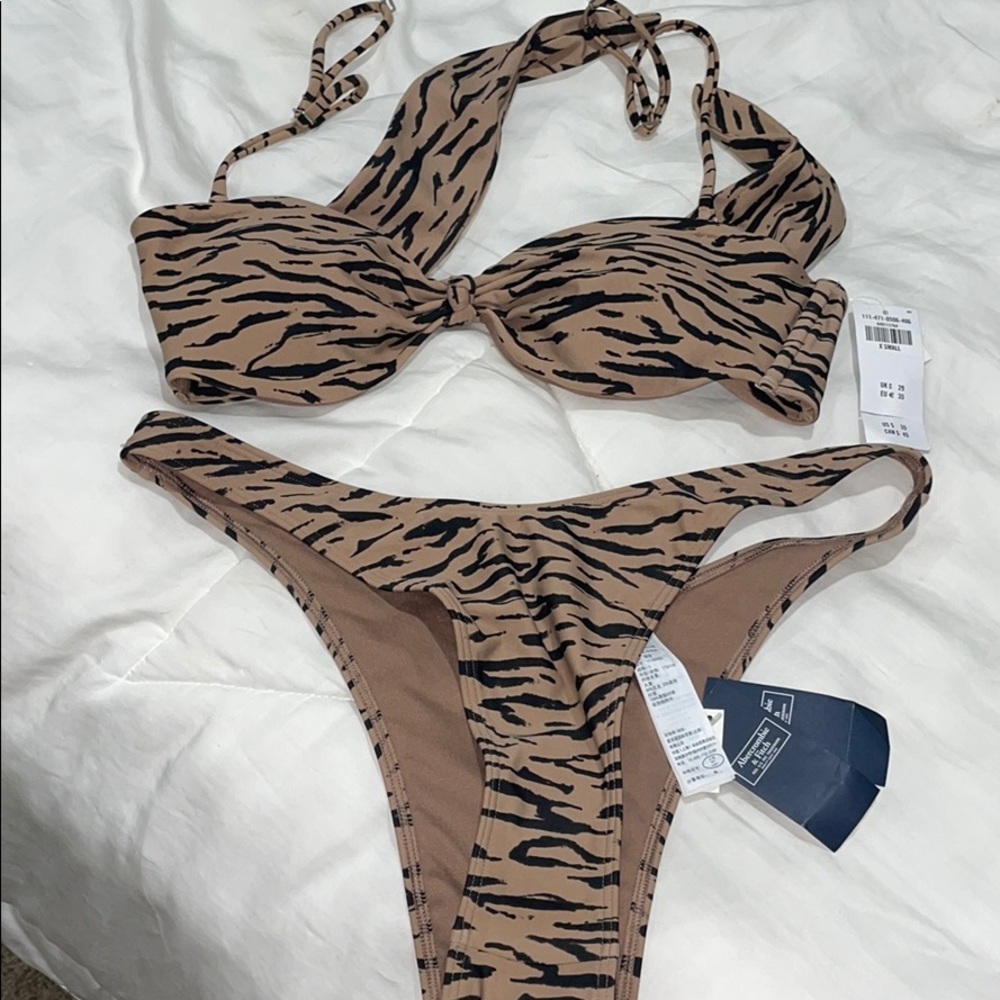 Abercrombie & Fitch bikini NWT